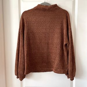 Vestique brown sweater